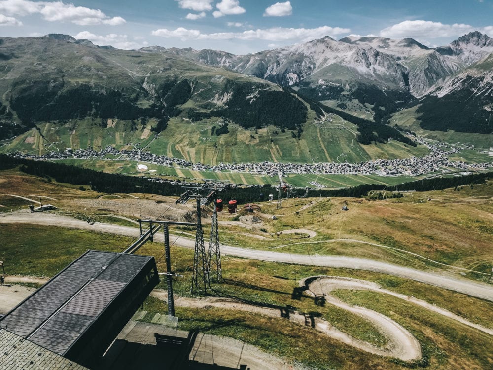 vista da alta quota del bike park Mottolino