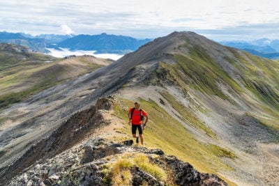 trekking sulle creste delle montagne a Livigno