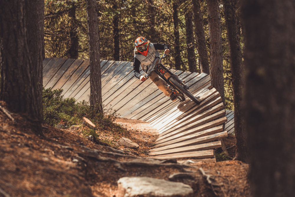 discesa funambolica al bikepark mottolino a livigno